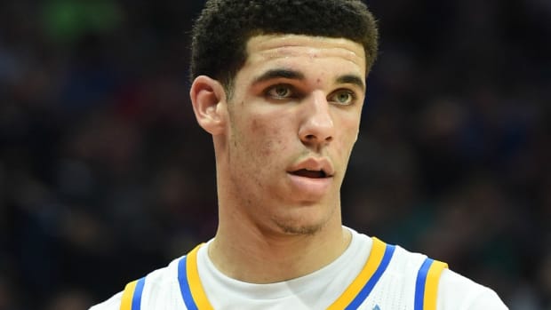 lonzo-ball-rapping-drake.jpg